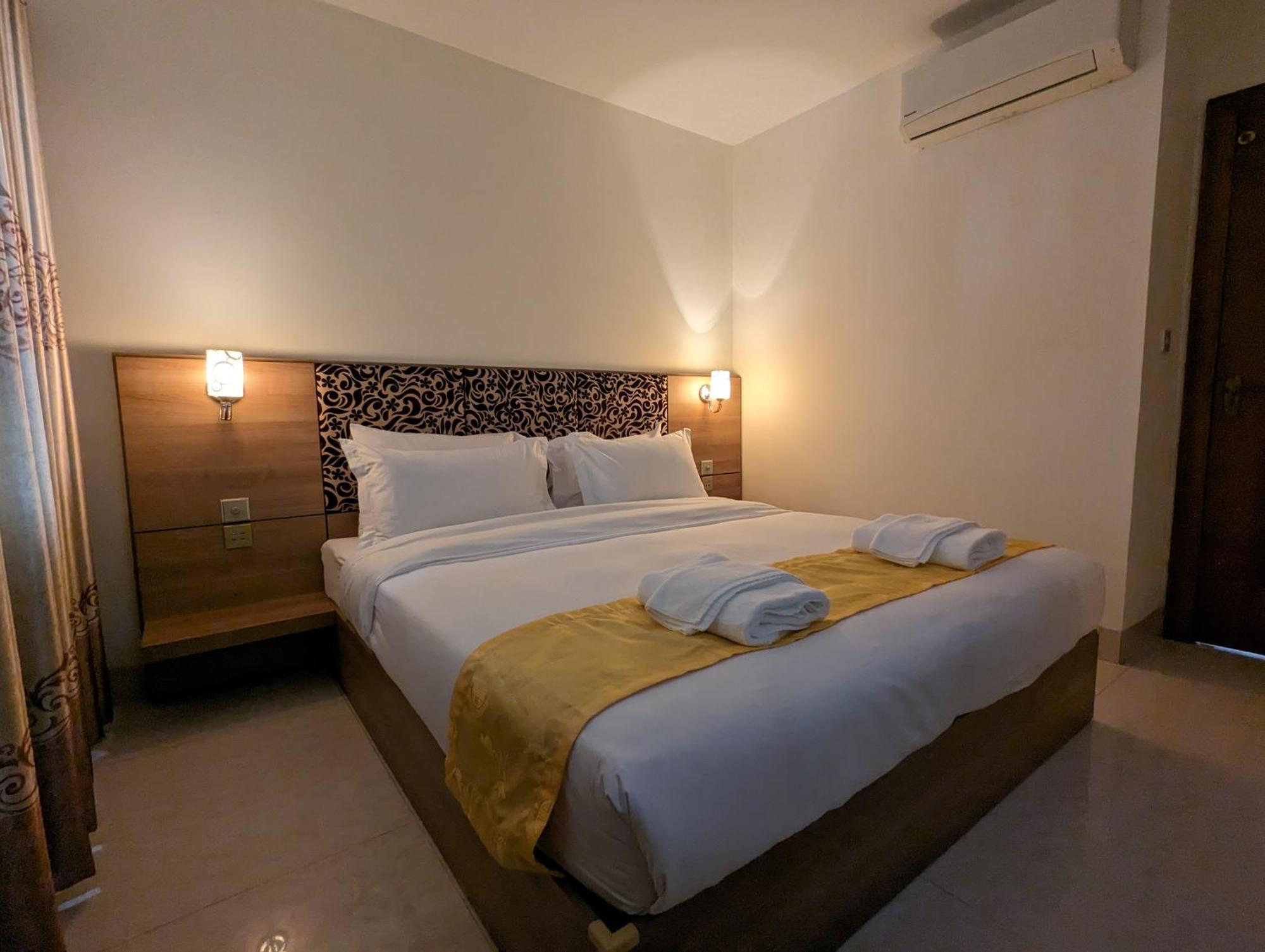 中青秋果酒店 True Go Hotel Пномпень Екстер'єр фото